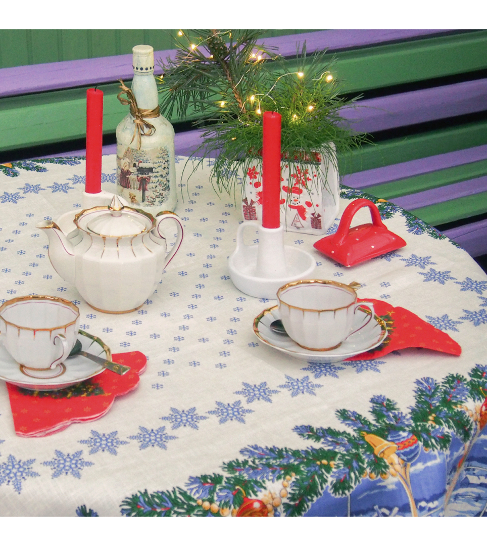 Tablecloth Christmas Tale