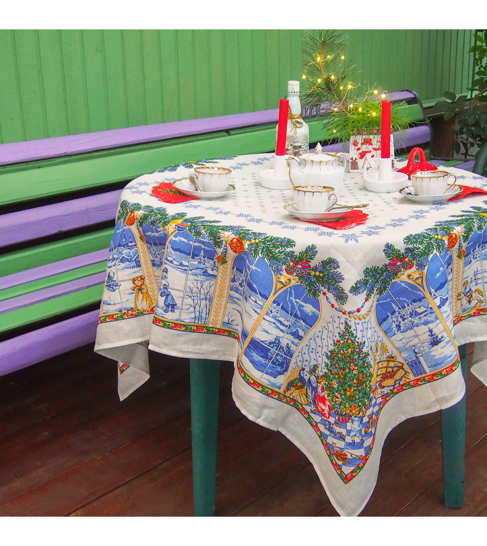 Tablecloth Christmas Tale